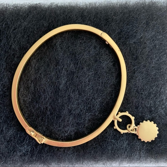 NWT. Vince Camuto Earrings & Bracelet Dragonfly Set - Picture 5 of 10